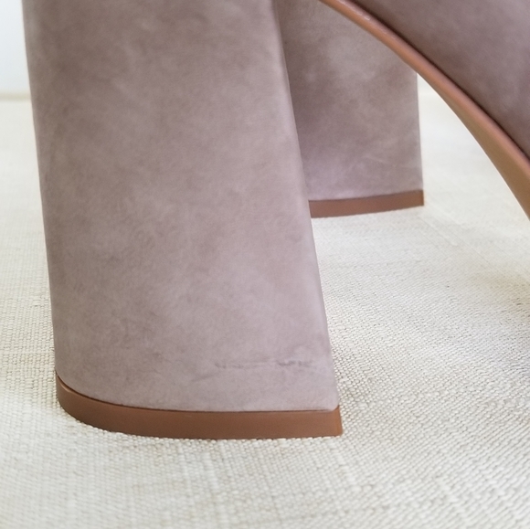 Shoes - Picture 5 of 7